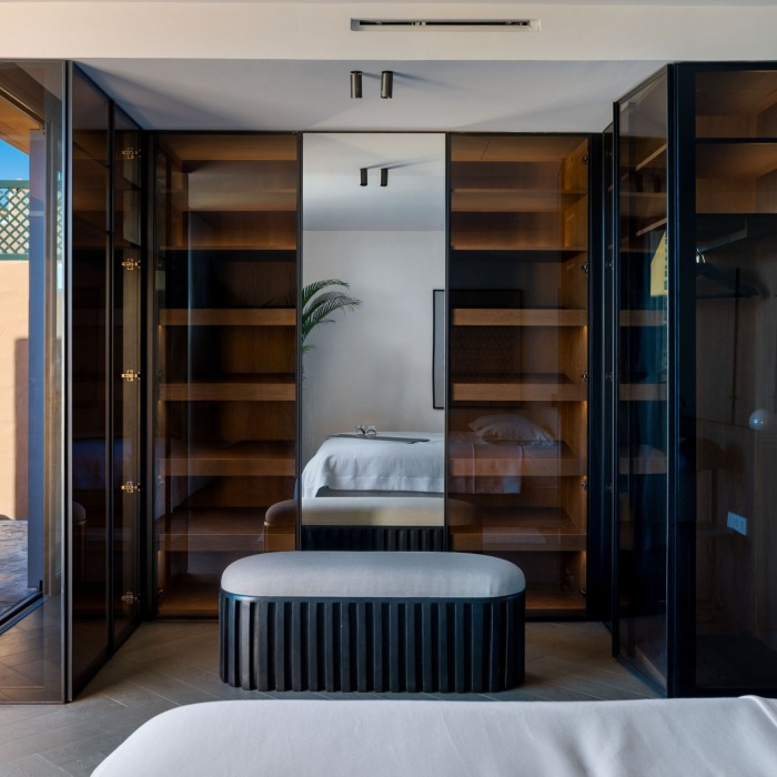 La Cerquilla Penthouse – un spectaculaire penthouse en duplex entièrement rénové offrant un cadre de vie luxueux dans l’une des communautés fermées les plus prestigieuses de Nueva Andalucía | Image 15