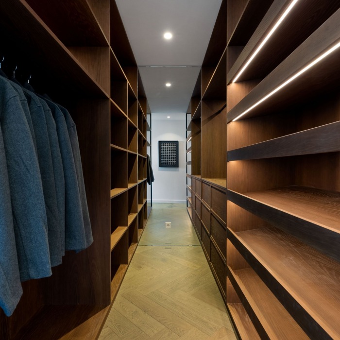 La Cerquilla Penthouse – un spectaculaire penthouse en duplex entièrement rénové offrant un cadre de vie luxueux dans l’une des communautés fermées les plus prestigieuses de Nueva Andalucía | Image 17