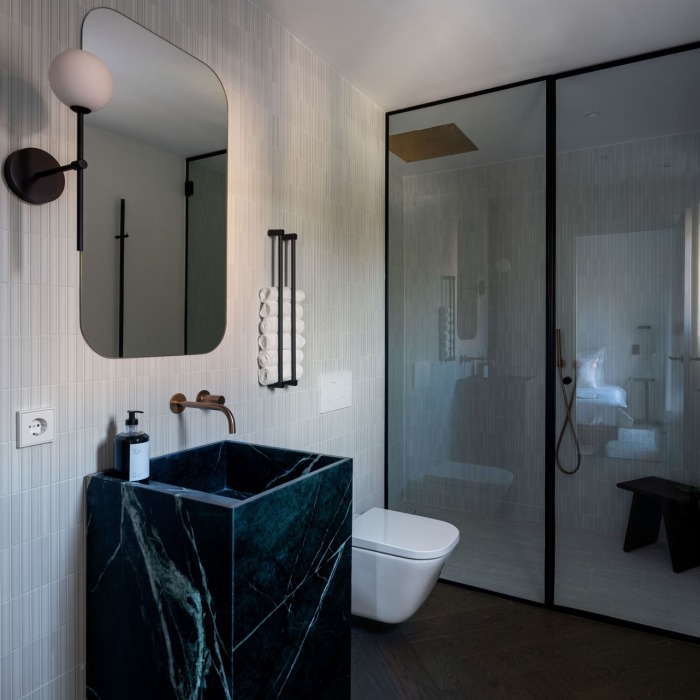 La Cerquilla Penthouse – un spectaculaire penthouse en duplex entièrement rénové offrant un cadre de vie luxueux dans l’une des communautés fermées les plus prestigieuses de Nueva Andalucía | Image 24