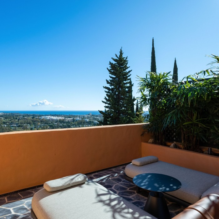 La Cerquilla Penthouse – un spectaculaire penthouse en duplex entièrement rénové offrant un cadre de vie luxueux dans l’une des communautés fermées les plus prestigieuses de Nueva Andalucía | Image 27