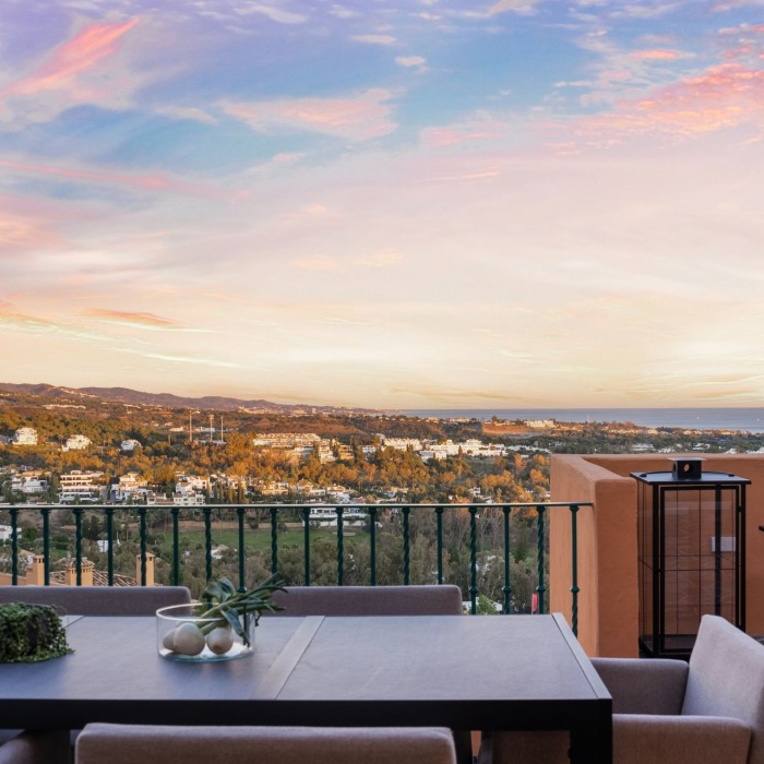 La Cerquilla Penthouse – un spectaculaire penthouse en duplex entièrement rénové offrant un cadre de vie luxueux dans l’une des communautés fermées les plus prestigieuses de Nueva Andalucía | Image 28