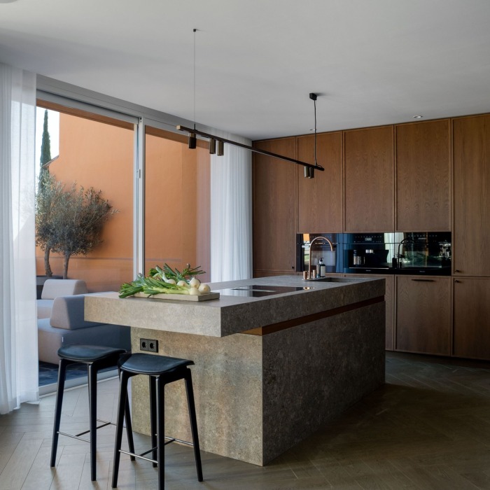 La Cerquilla Penthouse – un spectaculaire penthouse en duplex entièrement rénové offrant un cadre de vie luxueux dans l’une des communautés fermées les plus prestigieuses de Nueva Andalucía | Image 2