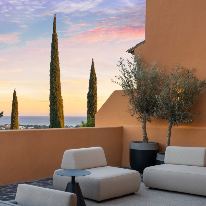 La Cerquilla Penthouse – un spectaculaire penthouse en duplex entièrement rénové offrant un cadre de vie luxueux dans l’une des communautés fermées les plus prestigieuses de Nueva Andalucía | Image 29