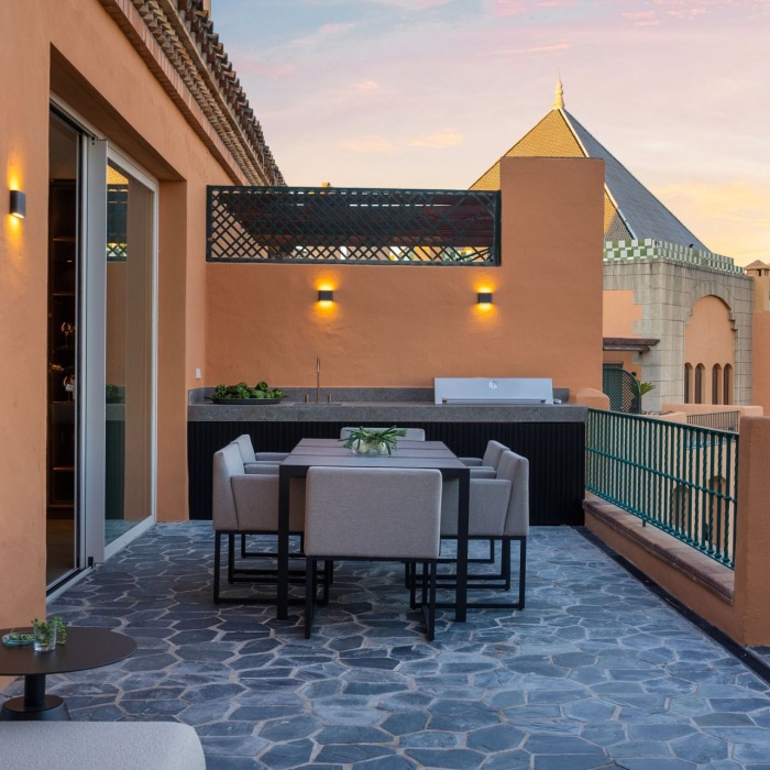 La Cerquilla Penthouse – un spectaculaire penthouse en duplex entièrement rénové offrant un cadre de vie luxueux dans l’une des communautés fermées les plus prestigieuses de Nueva Andalucía | Image 31