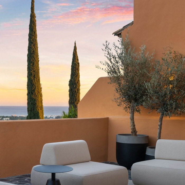 La Cerquilla Penthouse – un spectaculaire penthouse en duplex entièrement rénové offrant un cadre de vie luxueux dans l’une des communautés fermées les plus prestigieuses de Nueva Andalucía | Image 33