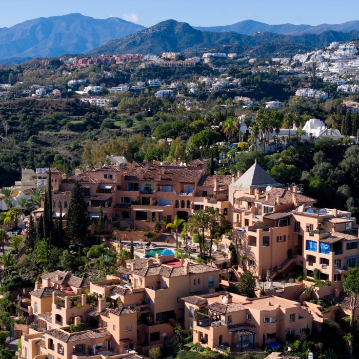 La Cerquilla Penthouse – un spectaculaire penthouse en duplex entièrement rénové offrant un cadre de vie luxueux dans l’une des communautés fermées les plus prestigieuses de Nueva Andalucía | Image 35