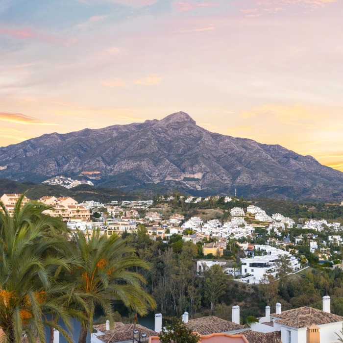 La Cerquilla Penthouse – un spectaculaire penthouse en duplex entièrement rénové offrant un cadre de vie luxueux dans l’une des communautés fermées les plus prestigieuses de Nueva Andalucía | Image 37