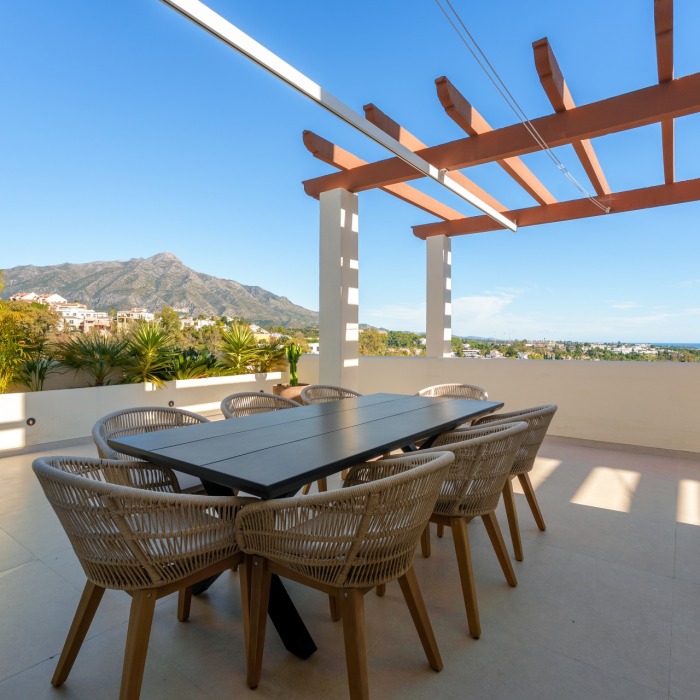 Duplex Penthouse in Los Belvederes, Nueva Andalucia | Image 5
