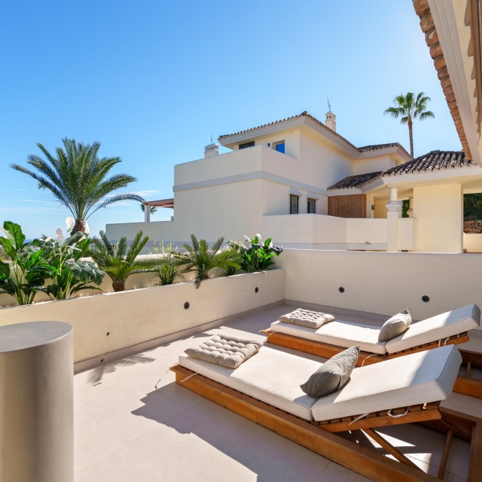 Duplex Penthouse in Los Belvederes, Nueva Andalucia | Image 9