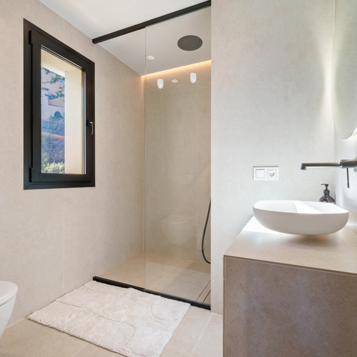 Duplex Penthouse in Los Belvederes, Nueva Andalucia | Image 17