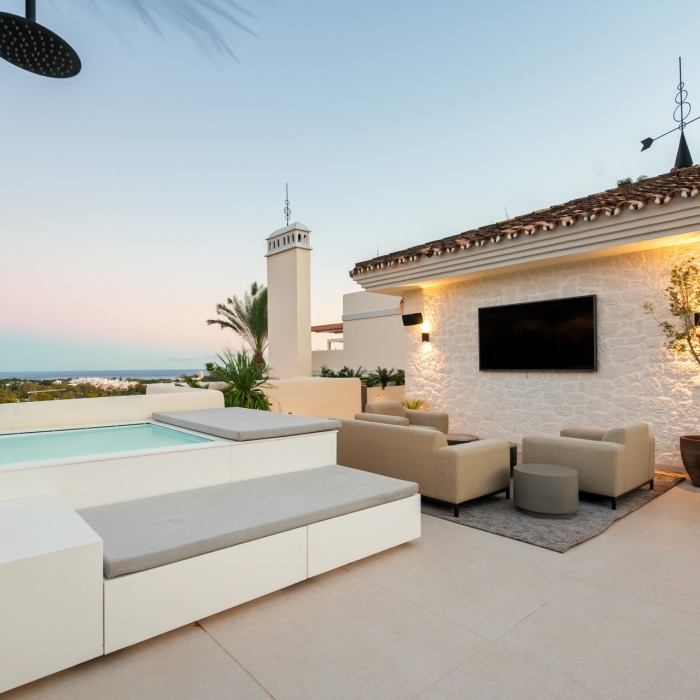 Duplex Penthouse in Los Belvederes, Nueva Andalucia | Image 39