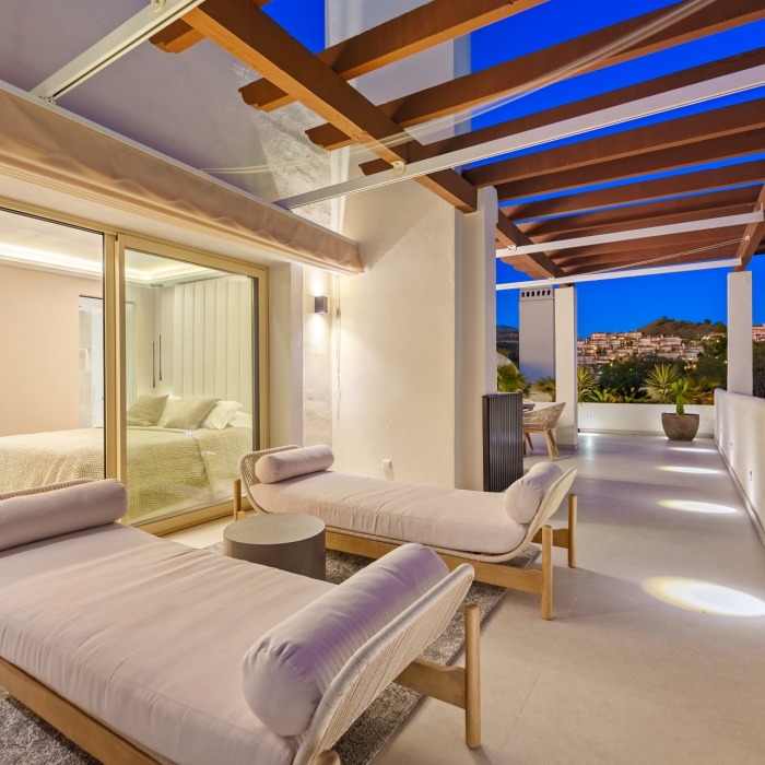 Duplex Penthouse in Los Belvederes, Nueva Andalucia | Image 42