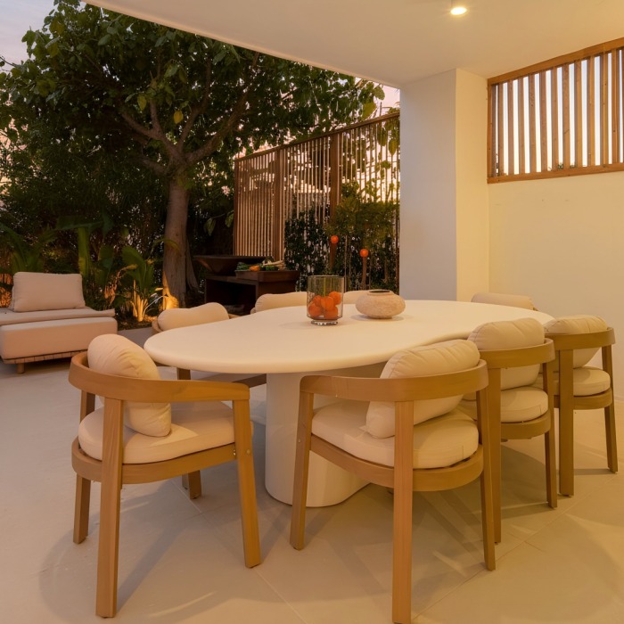 Villa pareada esquinera exclusiva en Altos de Puente Romano – Milla de Oro de Marbella | Image 24