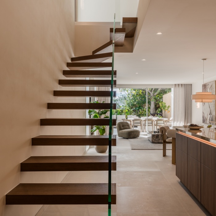 Villa pareada esquinera exclusiva en Altos de Puente Romano – Milla de Oro de Marbella | Image 30