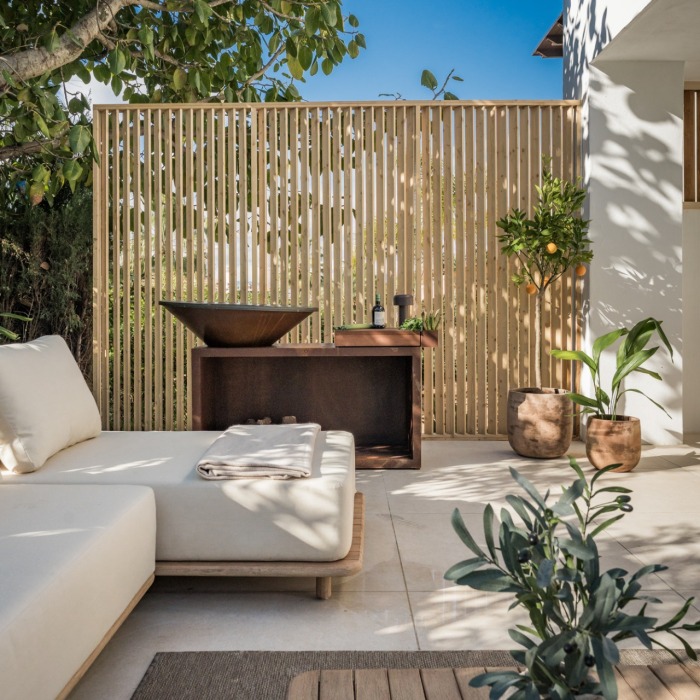 Villa pareada esquinera exclusiva en Altos de Puente Romano – Milla de Oro de Marbella | Image 38