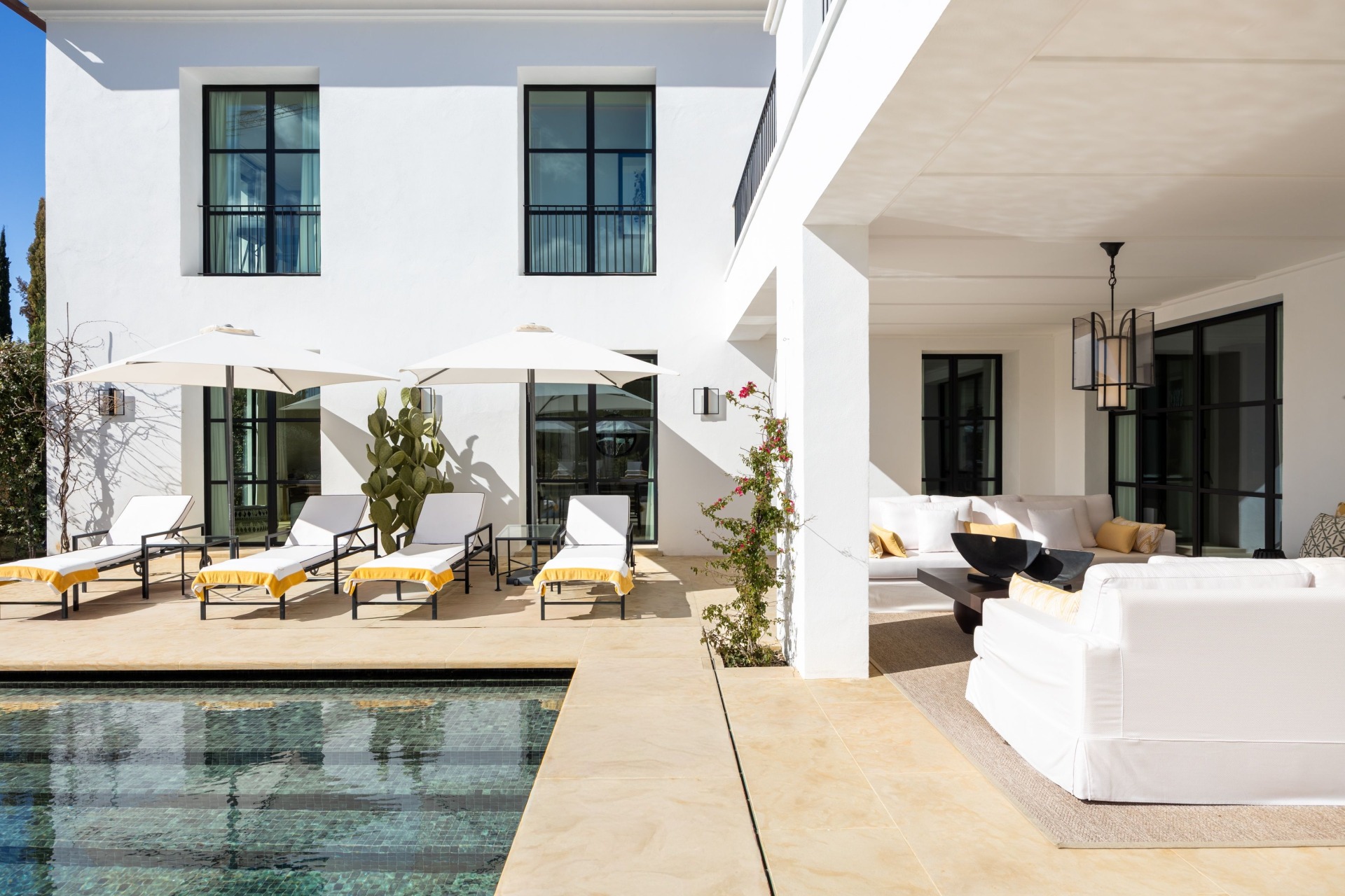 Casa Angélico, villa contemporánea situada en una comunidad cerrada con doble control de acceso en Cascada de Camoján | Image 10