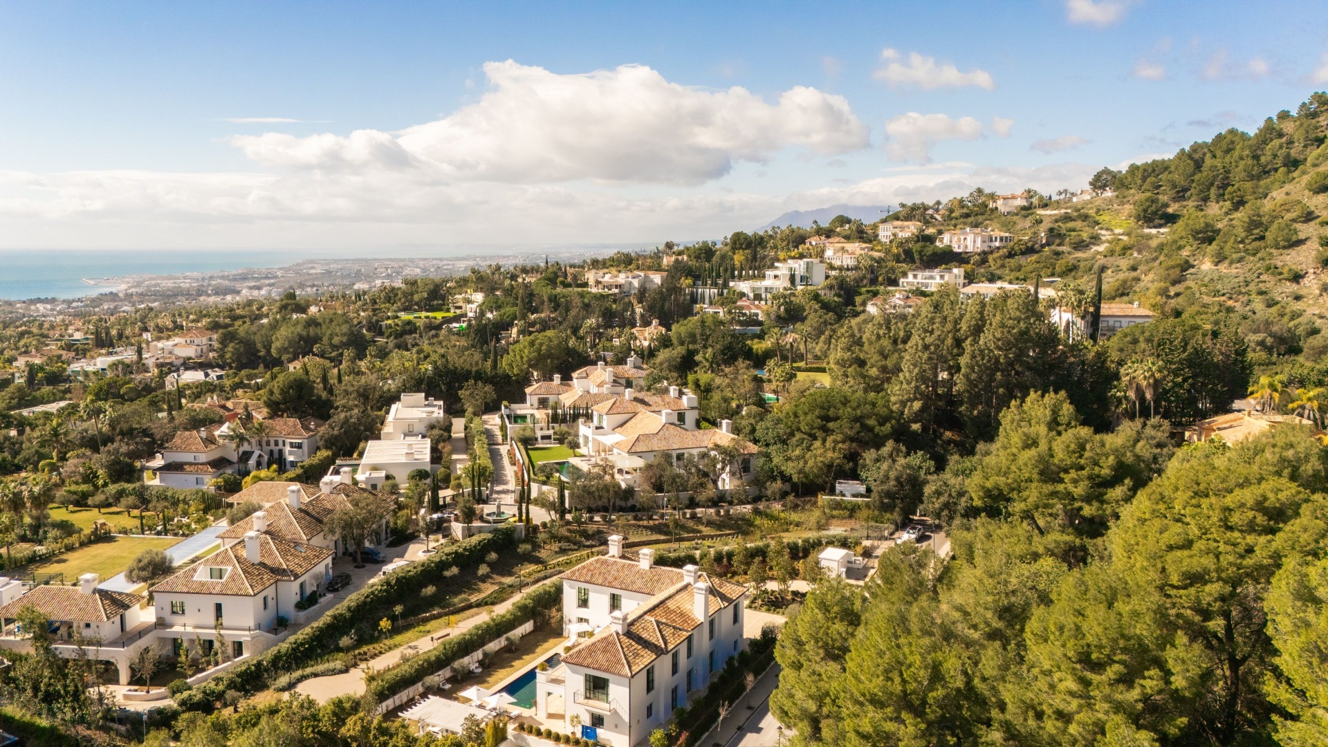 Casa Angélico, villa contemporánea situada en una comunidad cerrada con doble control de acceso en Cascada de Camoján | Image 29
