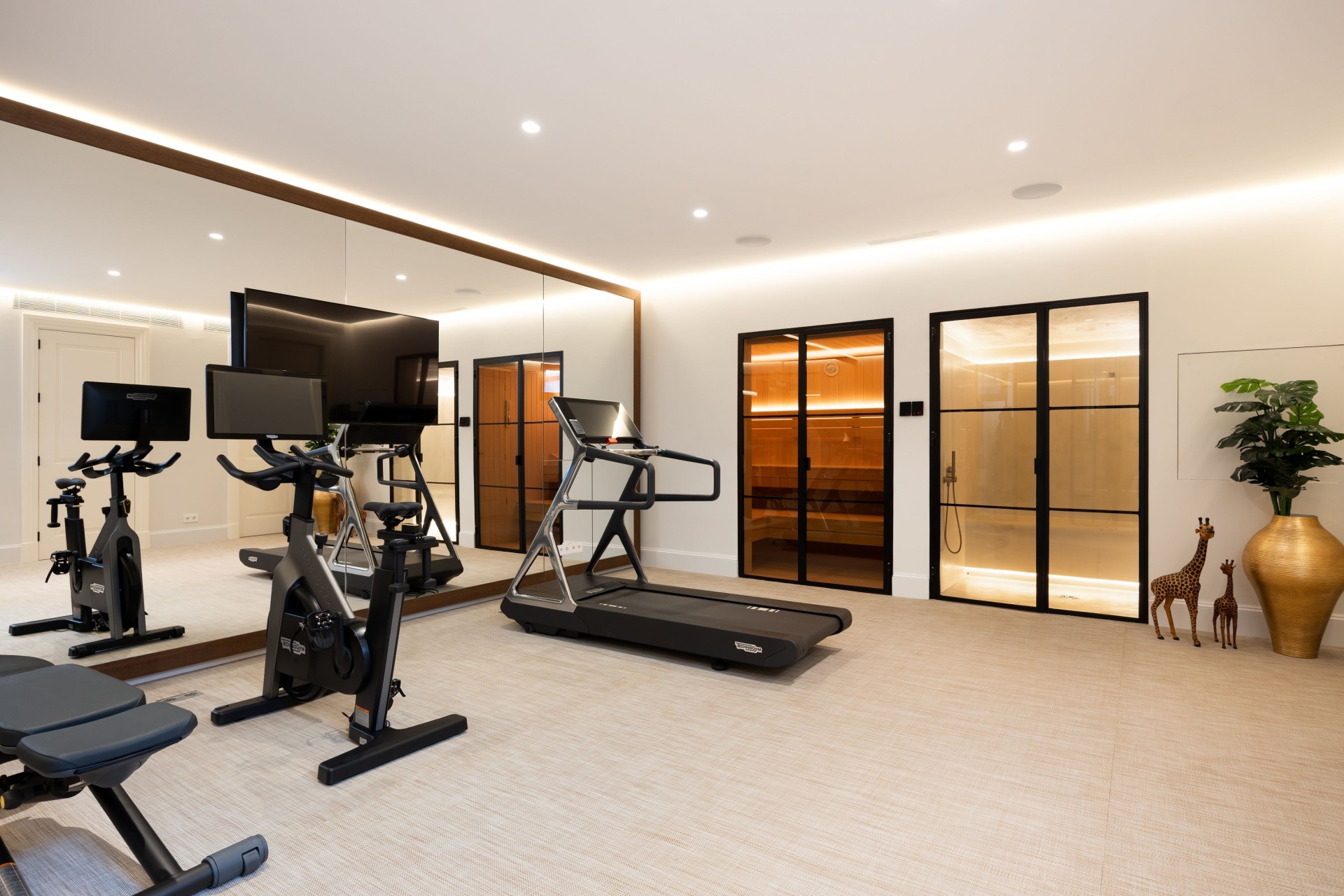 Casa Angélico, villa contemporánea situada en una comunidad cerrada con doble control de acceso en Cascada de Camoján | Image 39