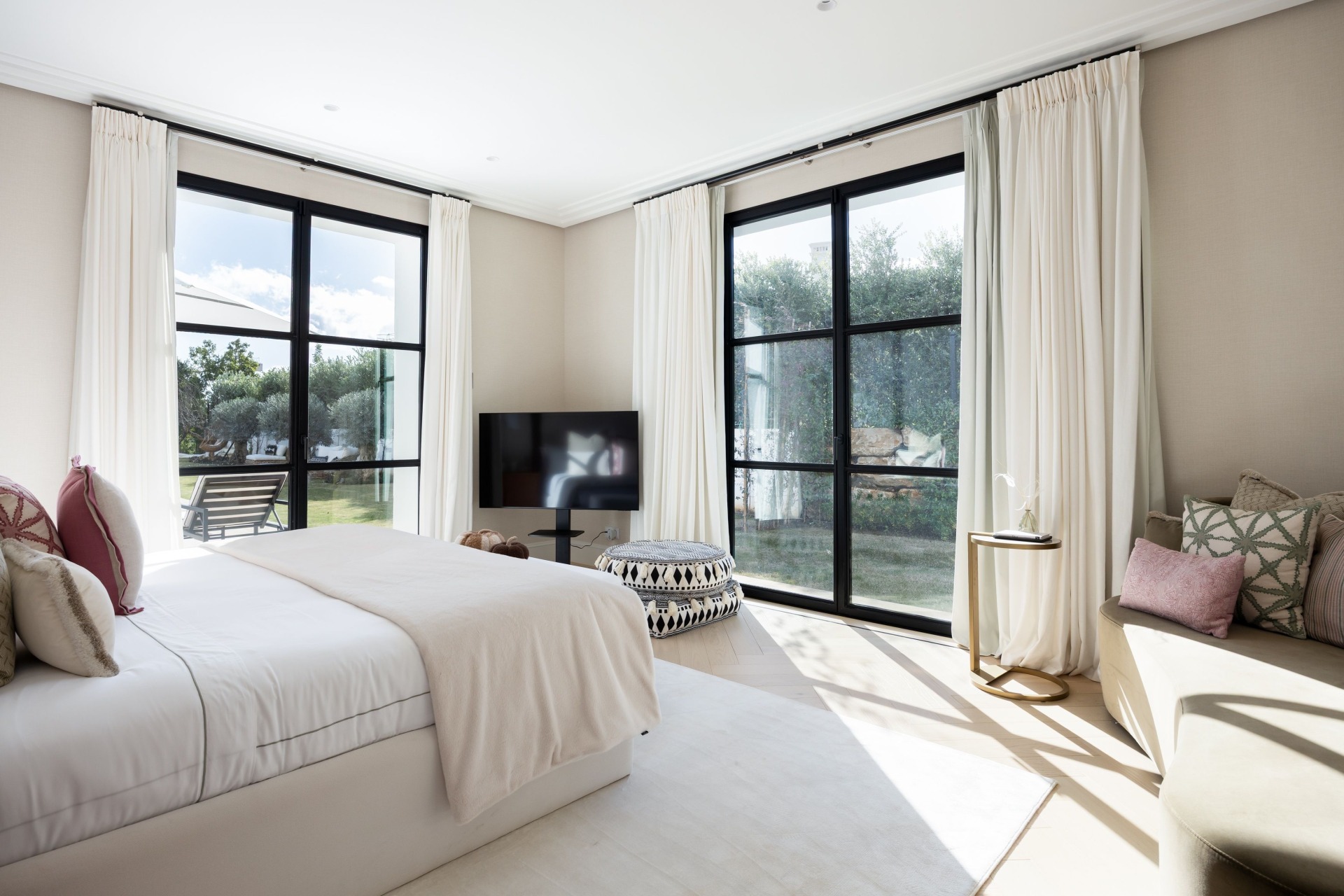 Casa Angélico, villa contemporánea situada en una comunidad cerrada con doble control de acceso en Cascada de Camoján | Image 40