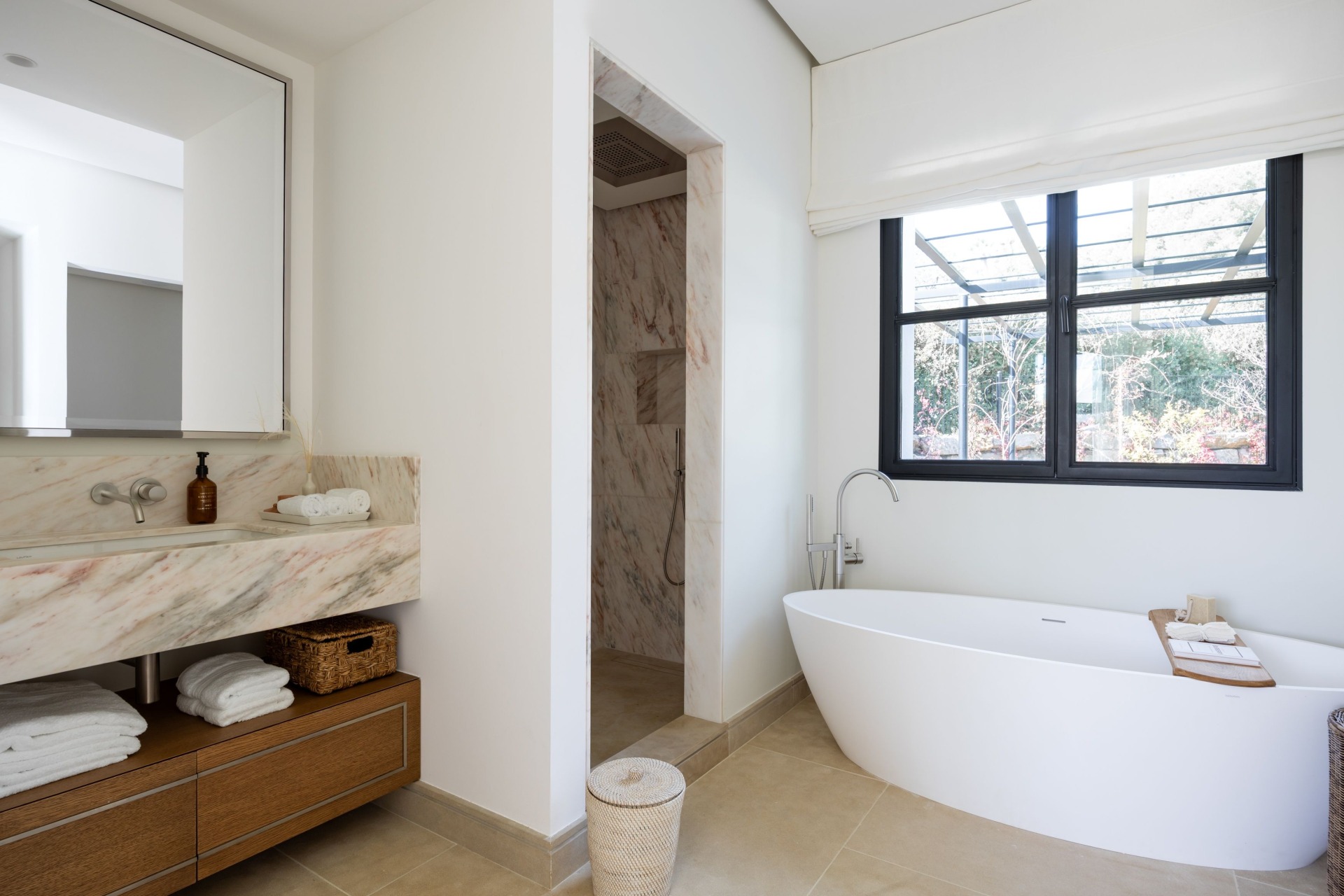 Casa Angélico, villa contemporánea situada en una comunidad cerrada con doble control de acceso en Cascada de Camoján | Image 41