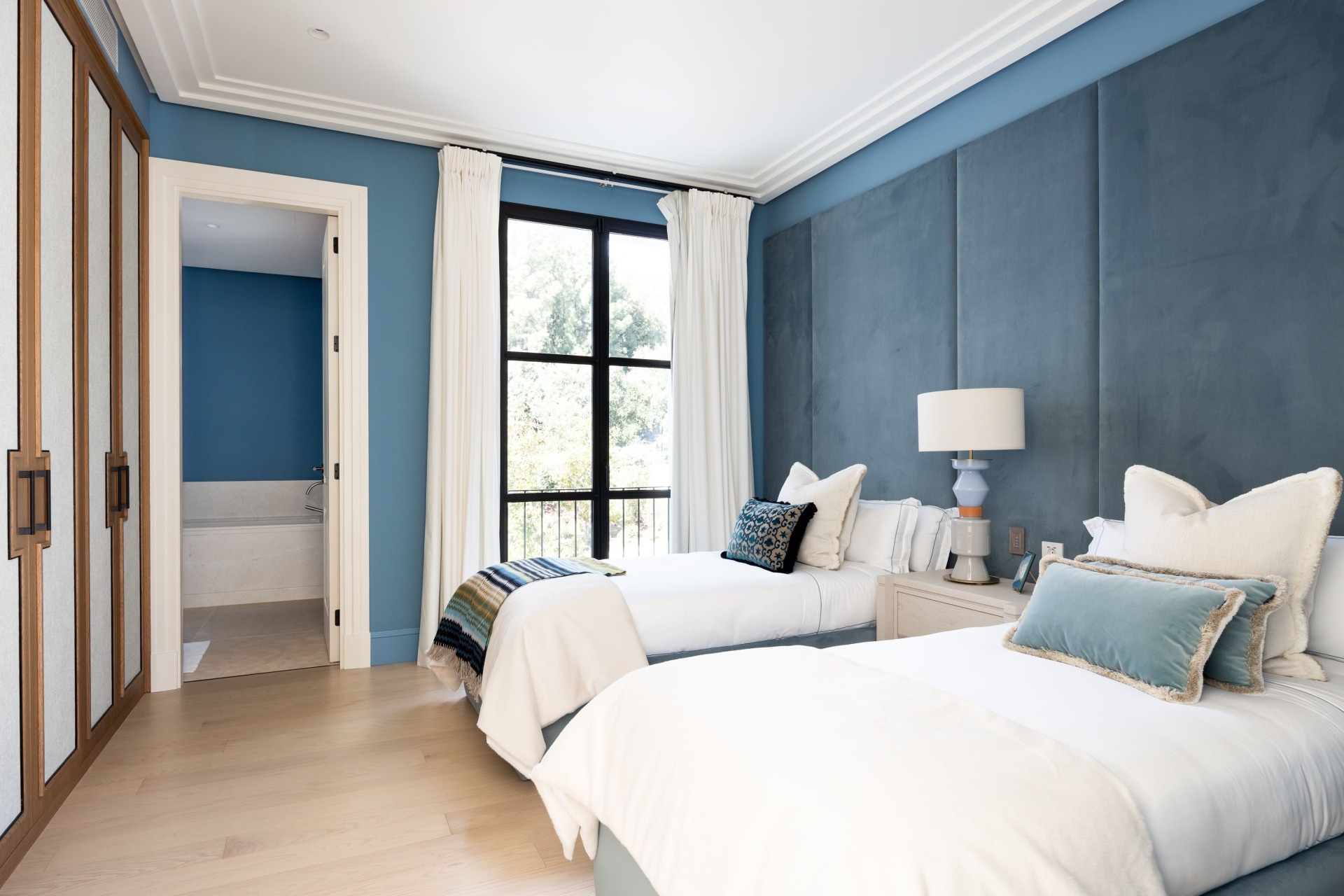 Casa Angélico, villa contemporánea situada en una comunidad cerrada con doble control de acceso en Cascada de Camoján | Image 46