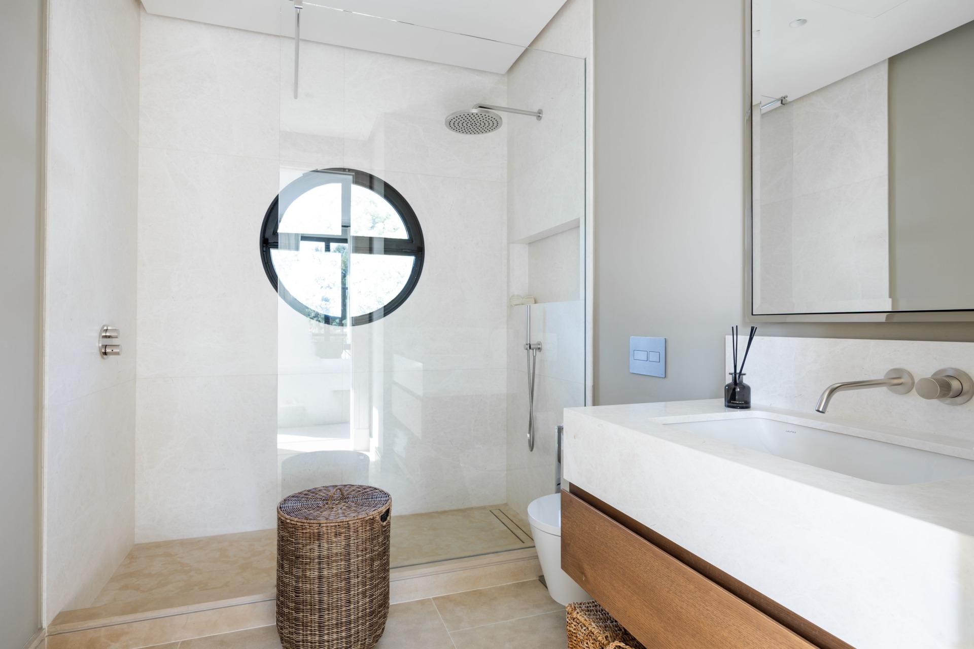 Casa Angélico, villa contemporánea situada en una comunidad cerrada con doble control de acceso en Cascada de Camoján | Image 50