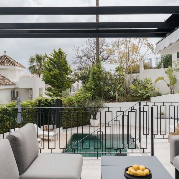 VILLA ELARA — VILLA REFORMADA EN UNA PRESTIGIOSA URBANIZACIÓN CERRADA EN EL CORAZÓN DE NUEVA ANDALUCÍA | Image 10