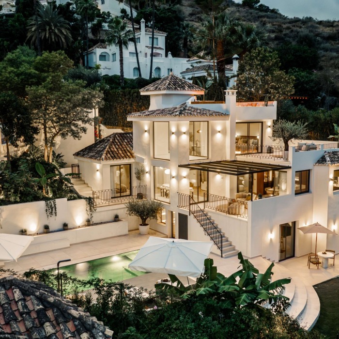VILLA ELARA — VILLA REFORMADA EN UNA PRESTIGIOSA URBANIZACIÓN CERRADA EN EL CORAZÓN DE NUEVA ANDALUCÍA | Image 22