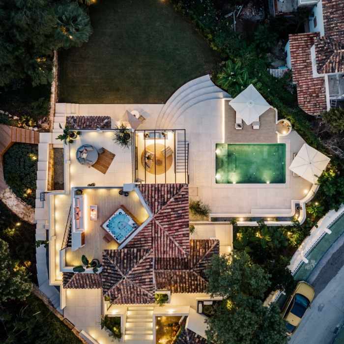 VILLA ELARA — VILLA REFORMADA EN UNA PRESTIGIOSA URBANIZACIÓN CERRADA EN EL CORAZÓN DE NUEVA ANDALUCÍA | Image 23