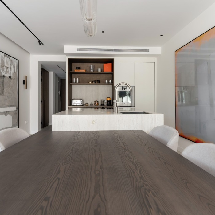 Penthouse duplex entièrement rénové à quelques pas de la plage et de Puerto Banús | Image 9