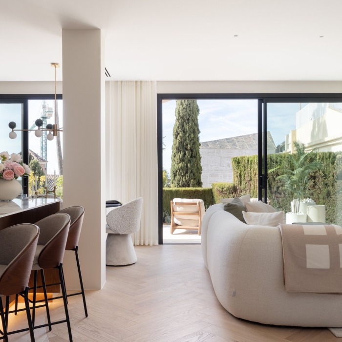 Espectacular casa adosada de 4 dormitorios ubicada en La Quinta Hills | Image 16
