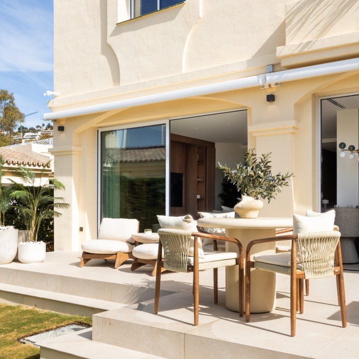 Amazing four bedroom Townhouse in La Quinta Hills