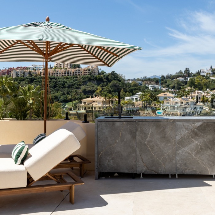 Espectacular casa adosada de 4 dormitorios ubicada en La Quinta Hills | Image 29