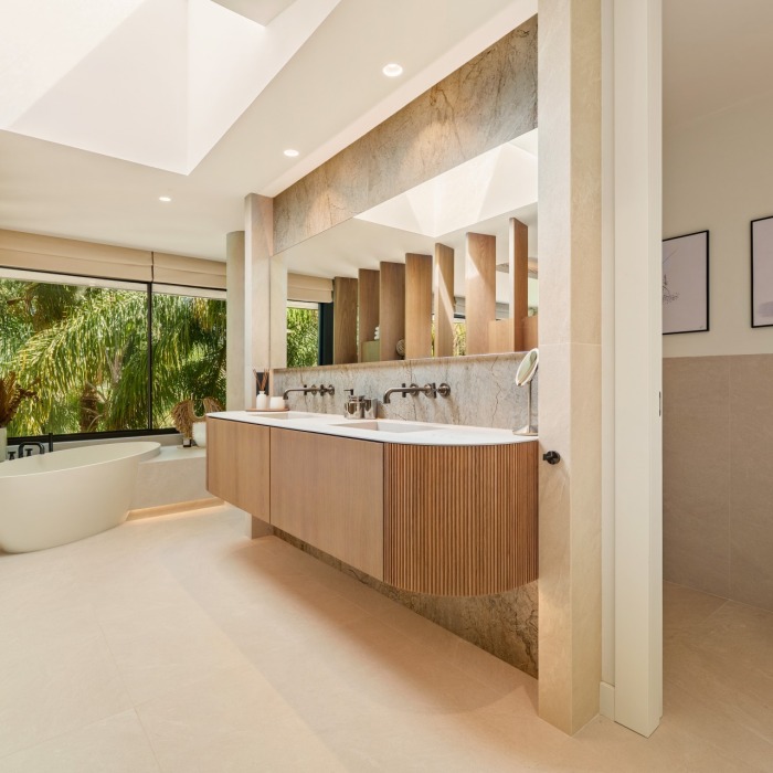 Las Chapas 5 – Villa contemporánea en Marbella Este-mcg1907 | Image 1